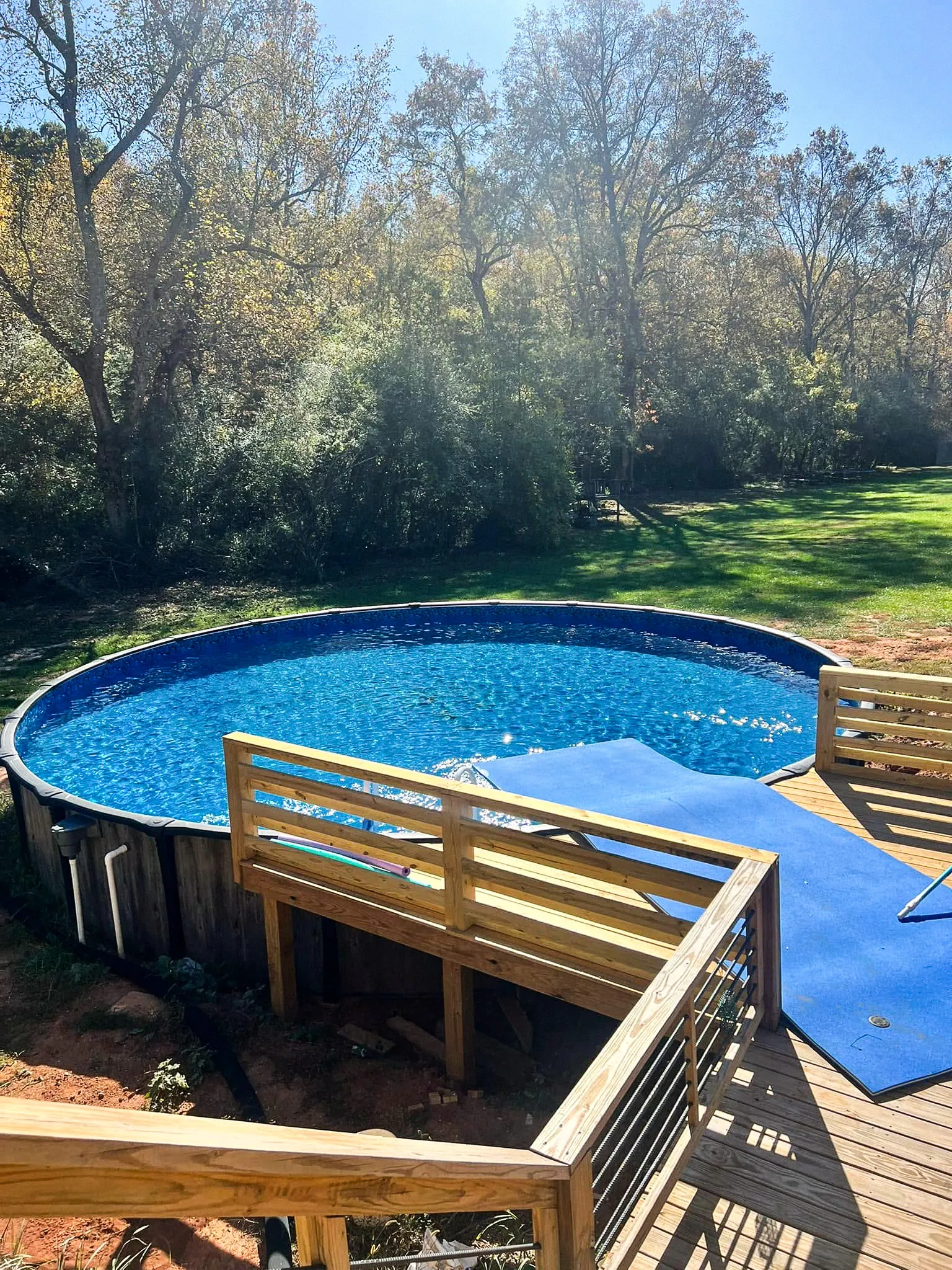 Blue Pebbles pool liner installation photo