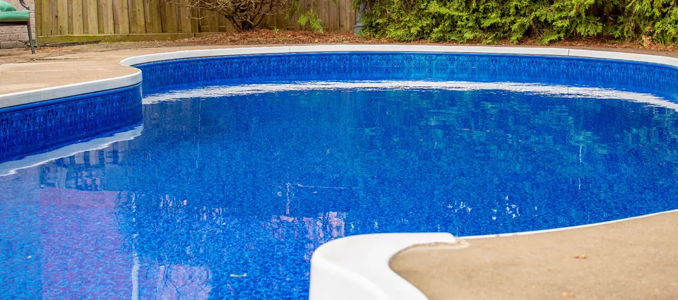 Bellagio pool liner installation photo